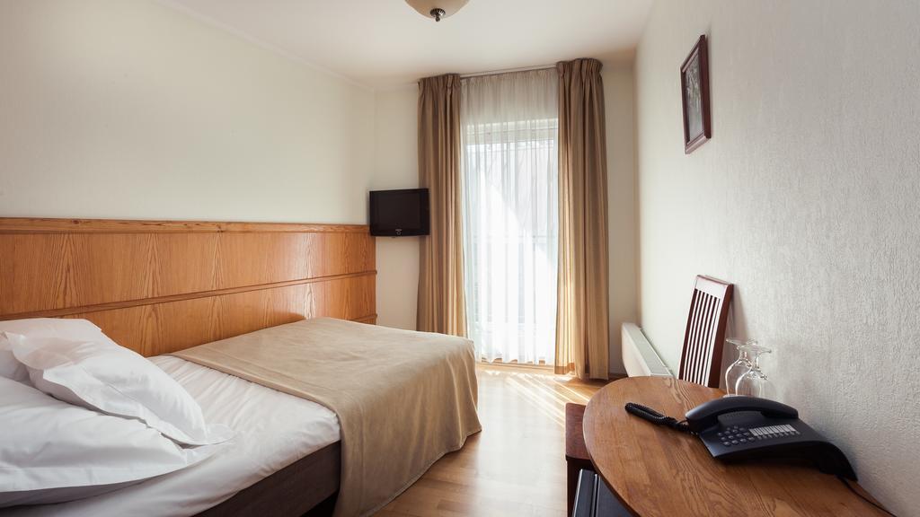 Hotel Villa Wesset Пярну Экстерьер фото